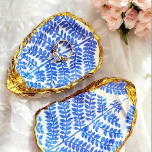 Chinoiserie Blue Fern Oyster Ring Dish: Gold Trim Coastal Decor