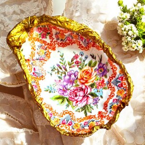Floral Oyster Shell Ring Dish: Gold Leaf Trinket Tray