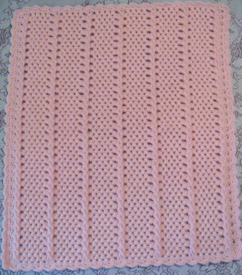 Patron PDF au crochet pour bébé afghan, taille de siège de voiture et couverture de taille nouveau-né Strawberry Twist image 5