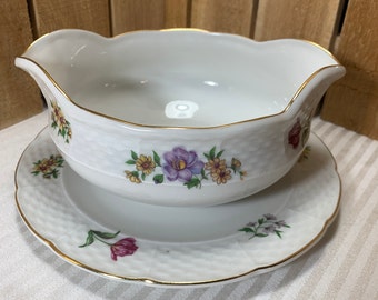 TK Thun Gravy Boat Floral Design with Attached Underplate Made in Czechoslovakia