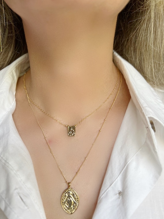 Girocollo In Oro Giallo 14K Con Ciondolo Vergine Maria E Croce – Collana Religiosa 40,6 Cm Regolabile, Regalo Confezionato