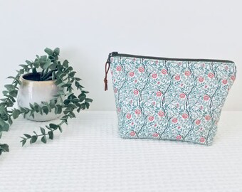 Artistic Flourish: William Morris Design Makeup Bag Swim Bag