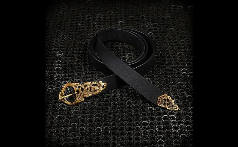 Ceinture viking cosplay motif a entrelacs en cuir noir image 3