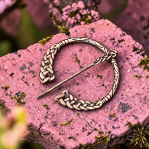 Fibule Viking en Bronze – Broche Viking Historique – Fibule Médiévale Nordique – Accessoire Costume Viking – Bijoux Viking