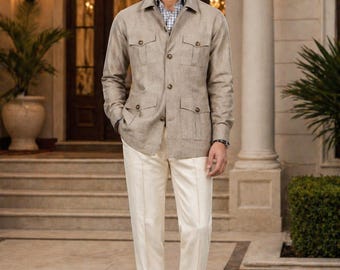 Conjunto de chaqueta tipo camisa safari y pantalón color crema para hombre, confeccionado en mezcla de lino.