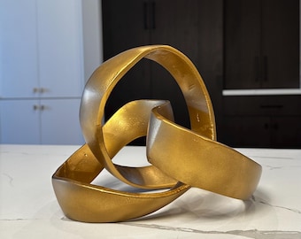 Centerpiece modern Abstract Gold Sculpture – Interlocking Metal Ribbon centerpiece