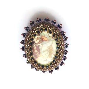 Cameo Brooch, OOAK Victorian Winter Lady Brooch, Four Seasons, Beadwoven Brown Bronze Pin, Statement Brooch, Lady of Style Pin, Gift for Her