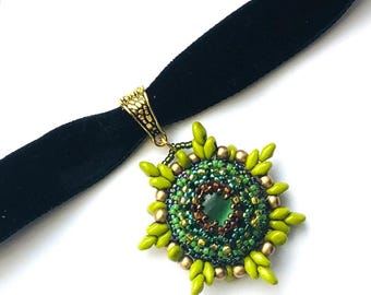 Beaded Velvet Choker: Emerald Cat's Eye, Beadwoven Pendant
