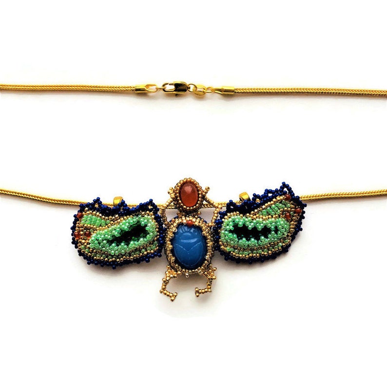 Egyptian Scarab Beadwoven Pendant Green Elytra Wings Bugs Insect Gold Filled Chain MAGICAL Scarab Necklace Gift for Her by enchantedbeads afbeelding 4