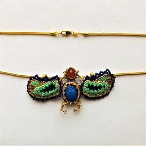 Egyptian Scarab Beadwoven Pendant Green Elytra Wings Bugs Insect Gold Filled Chain MAGICAL Scarab Necklace Gift for Her by enchantedbeads afbeelding 3