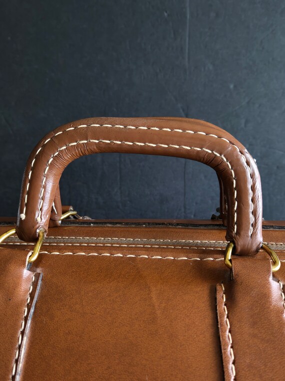 Beautiful Vintage Leather Satchel Suitcase Train … - image 2