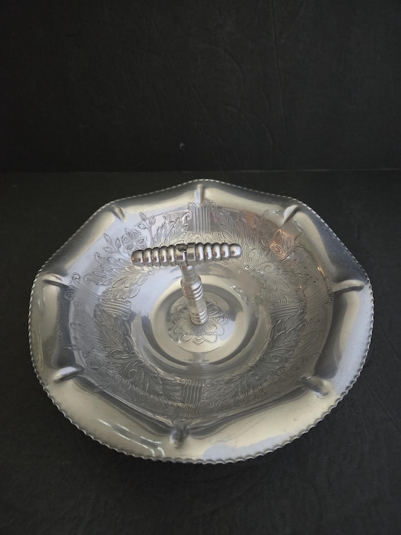 Birdhouse small chippy paint with silver handle Decorative (PC) Birdhouse small chippy paint with silver handle Decorative (PC)
