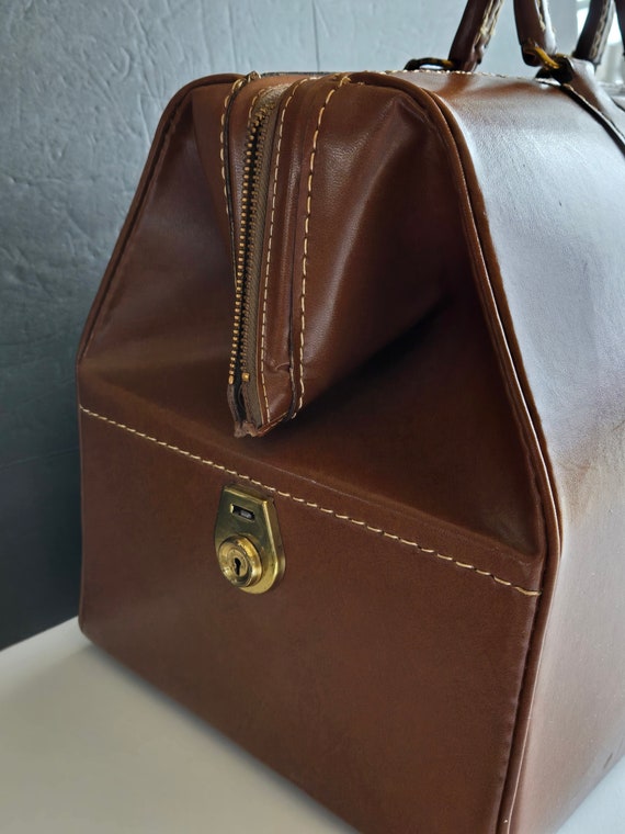 Beautiful Vintage Leather Satchel Suitcase Train … - image 4