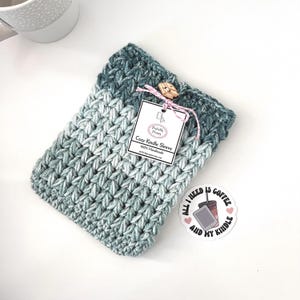 Crochet Kindle Paperwhite Sleeve, Padded E-Reader Case, Book Lover Gift Cover