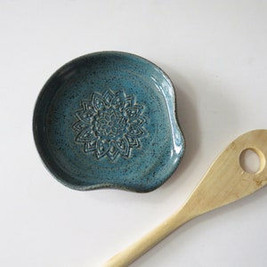 Green mandala design spoon rest, handmade image 3