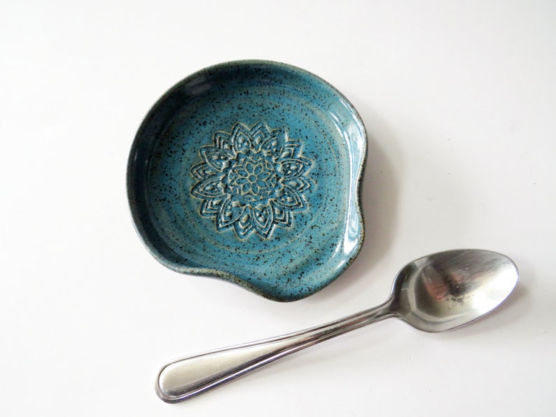 Green mandala design spoon rest, handmade image 1