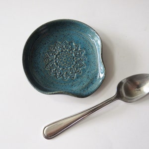 Green mandala design spoon rest, handmade image 4