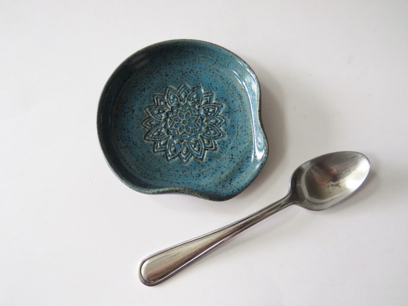 Green mandala design spoon rest, handmade image 4