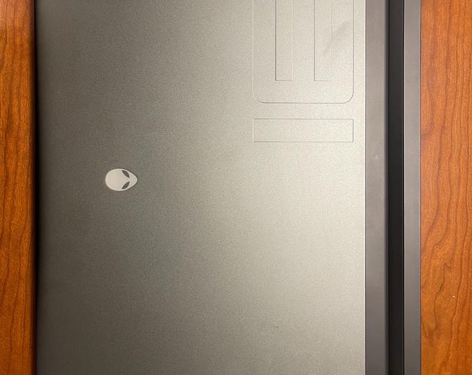 Alienware Riser M18 R2, M15 R4 Support Legs - Helps with heat dissipation