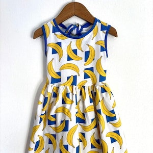 Vestido niña plátanos – Algodón orgánico – Ropa infantil verano – Hecho en Barcelona – Estampado frutas – Moda sostenible- Ropa Cómoda