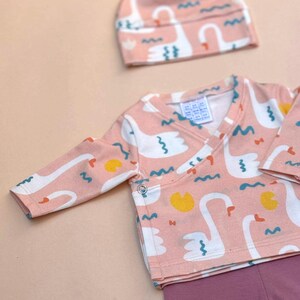 Unisex babycadeau. Babyuitzet voor pasgeborenen. Babymandje. Welkom lieverd. Babyshower. Babyshower. Baby cadeau jongen meisje