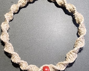 Gros collier spirale en chanvre brut avec perle en verre « Braise » (16 po. de longueur, 3/4 po. d'épaisseur)