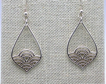 Teardrop Charm, Layered Deco wave Pattern in Sterling Silver