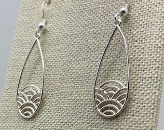 Sterling Silver teardrop earring with wave pattern