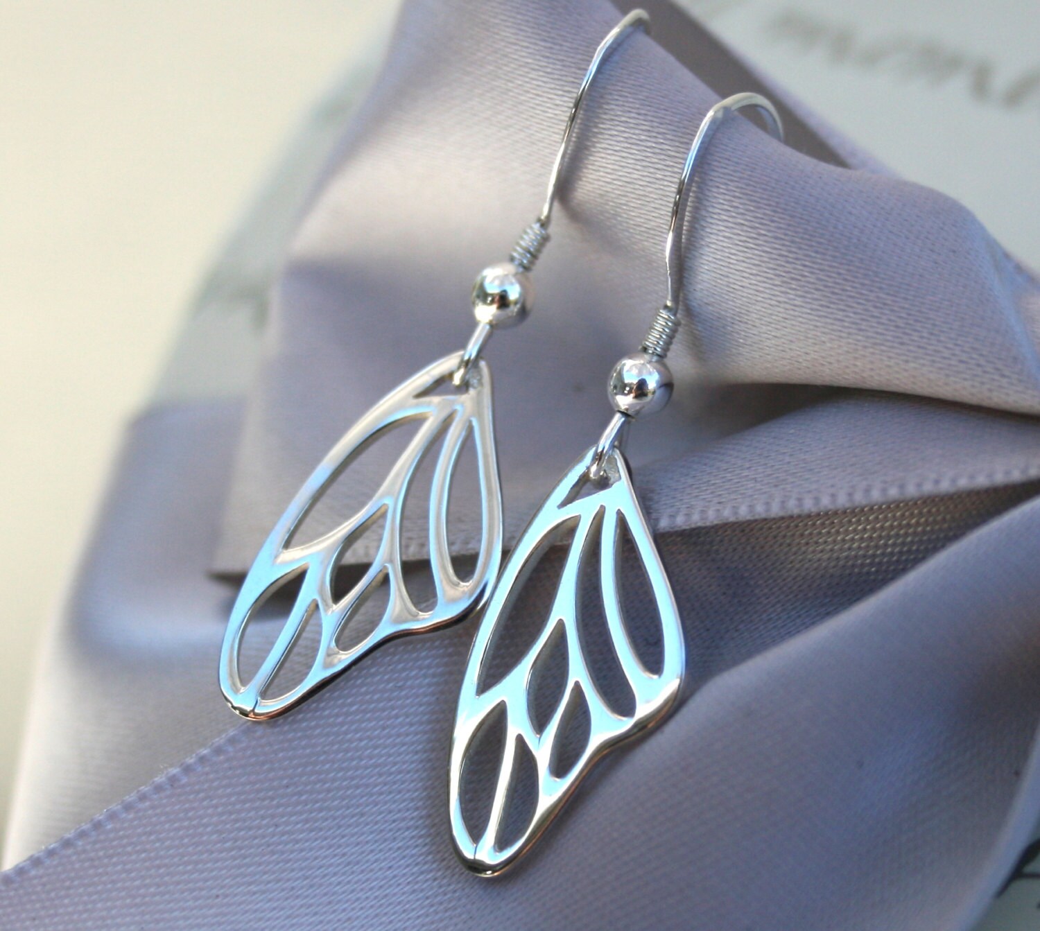 Butterfly outline earrings Clearance