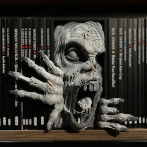 3D Zombie Horror Bookend – Unique  Bookshelf Decor – Gothic Zombie Shelf Ornament