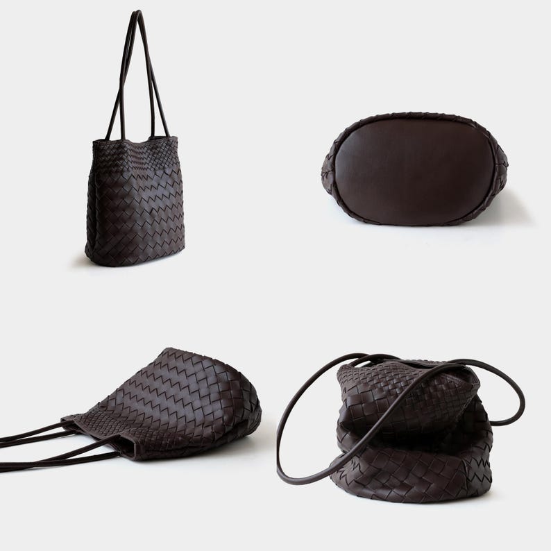 Puede incluir: Un bolso tote de cuero tejido marr&oacute;n oscuro con asas largas y finas. El bolso tiene forma rectangular con un patr&oacute;n tejido. La imagen muestra el bolso desde m&uacute;ltiples &aacute;ngulos, incluidas las vistas inferior y lateral.