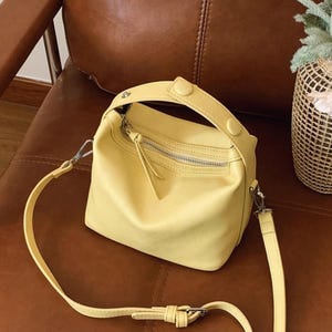 Minimalistische Mini-Handtasche, Schultertasche aus echtem Leder