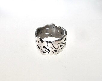 Sterling silver Doodle ring, Free form hand carved American size 7 ring