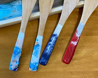 Butter Paddle Spreader / cheese knife / Butter Knife / Hand-Painted / Wooden / Resin-Coated Kitchen Accessories