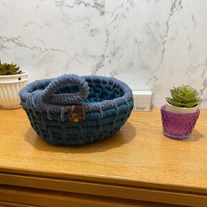 Round Handmade Coil Hand-wrapped Basket with Loop Handle, Azul, Teal and Blue