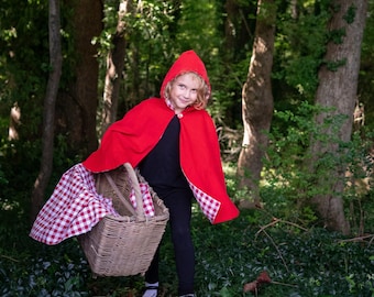 Rotkäppchen-Umhang für Mädchen, roter Umhang mit Kapuze, Halloween-Kostüm, Autositzponcho, Größe 6 M – Kindergröße 10