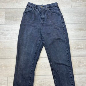 Vintage 90er Jahre Jeans in dunkler Waschung. Bild 2