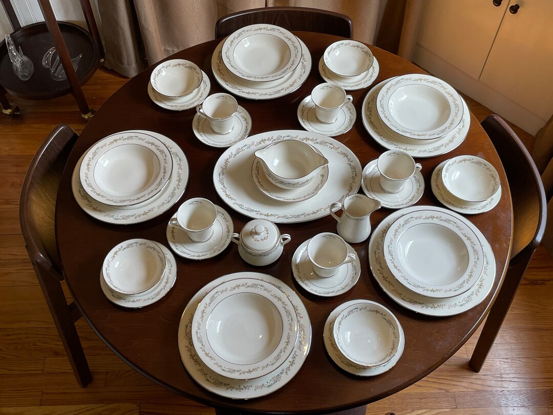Beautiful Vintage Gorham Rondelle Fine China Porcelain Complete 5 Place Dinner Setting With 35