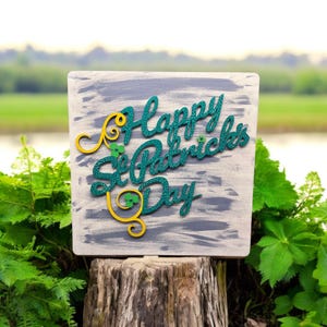 Happy St. Patrick’s Door Sign