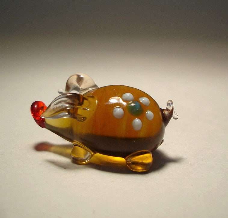 吹きガラスの豚の置物 - 手作りの茶色と白いデイジー、コレクターズ