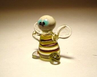 Figura de insecto de vidrio soplado hecha a mano con rayas amarillas pequeñas (ABEJA)