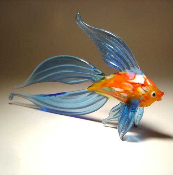 Handmade Blue Betta Fish Glass Figurine: Colorful Blown Art Sculpture for Betta Lovers