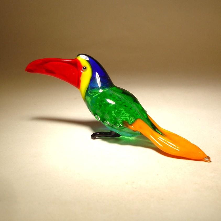 Handmade Blown Glass Figurine Art Bird TOUCAN with a Red Beak - Unique and Thoughtful Gift for Bird Lovers or Tropical Decor piece