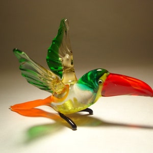 Handmade Blown Glass Figurine Art Colorful Bird TOUCAN with Red Beak