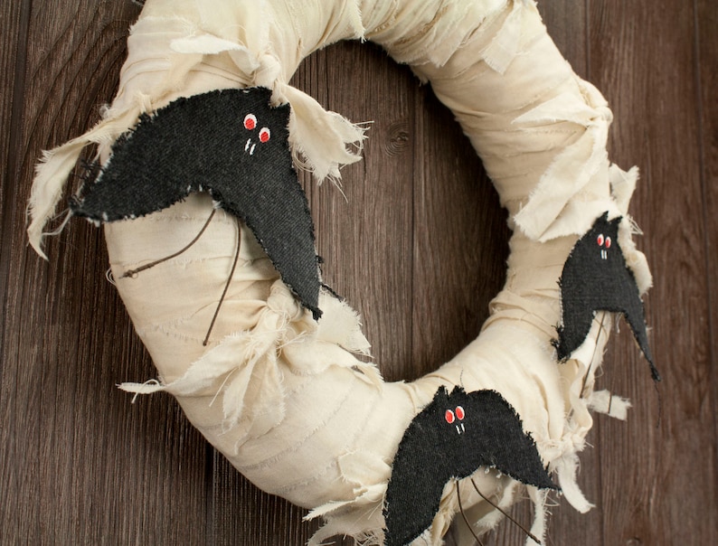 Primitive Halloween Wreath, 12 Fabric Wreath with Black Bats, Front Door Fall Decor or Hanging Wall Decoration image 2