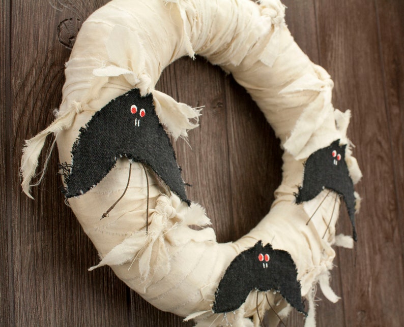 Primitive Halloween Wreath, 12 Fabric Wreath with Black Bats, Front Door Fall Decor or Hanging Wall Decoration image 4