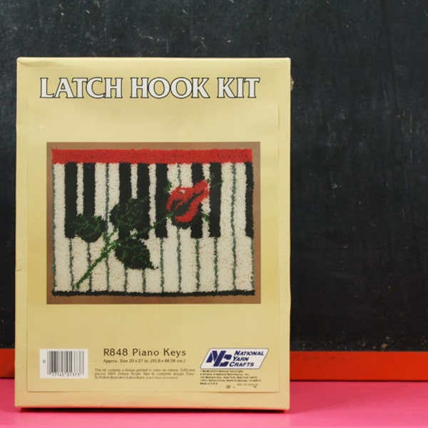 80s Latch Hook Rug Kit – Piano Keys - music / red rose / diy decor - Vintage National Yarn Crafts Pattern 1986