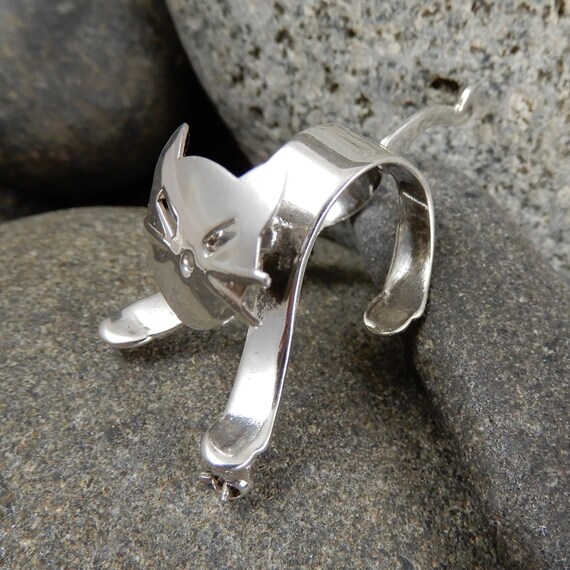 Articulated Cat Pin, Head Moves, Dimensional, 3D pin,… - Gem