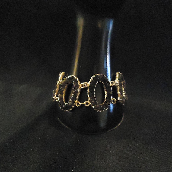 Dark Greenish Black Colored Resin Chips Bracelet Oval Shaped Gold Metal Details Vintage 1970's Costume Statement Jewelry Accessories