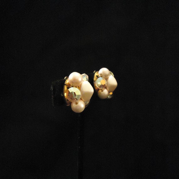 Cream Pearl Cluster Style Clip On Earrings Resin … - image 2